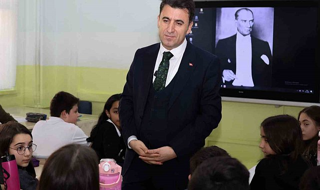 Vali Aygöl, akıllı telefon kullanımında öğrencilerin dikkatli olması istedi