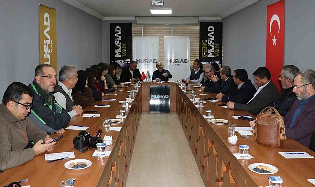 Van'da 'Kariyer Planlama ve İngiltere'de Eğitim' semineri
