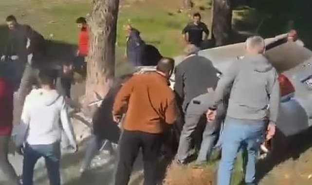 Vatandaşların kazada yaralanan kardeşleri hayatta tutma çabası yeterli olmadı