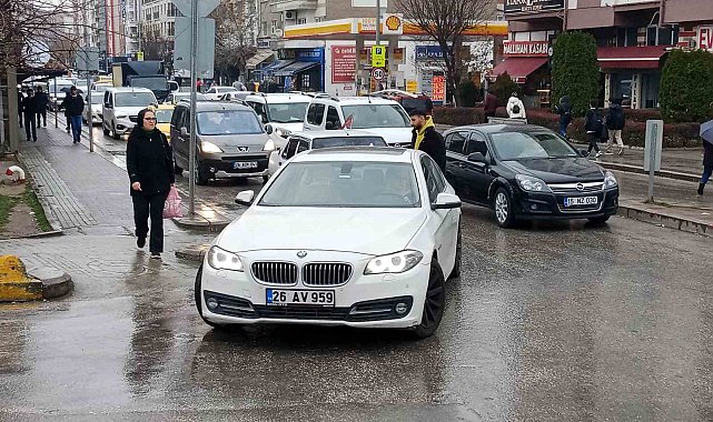 Yağmur sonrası kent merkezinde trafik sıkıştı