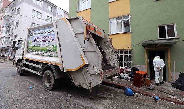 Yenimahalle'de bir evden 3 ton çöp çıktı