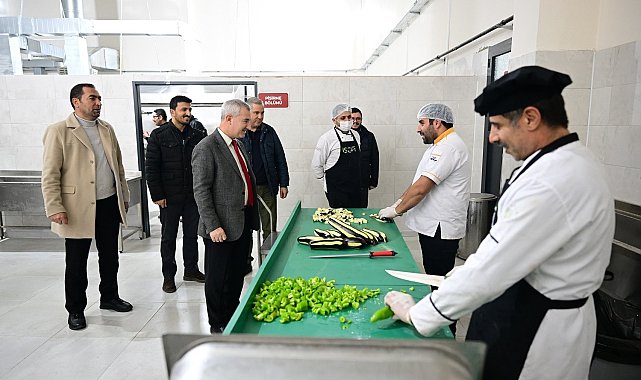 Yeşilyurt'taki yemek fabrikası hizmet vermeye başladı