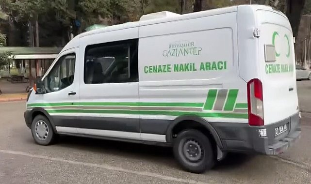 Yolun karşısına geçmek isterken otomobilin çarptığı yaşlı adam öldü