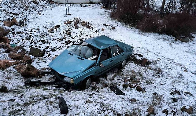 Yozgat'ta otomobil şarampole yuvarlandı: 2 yaralı
