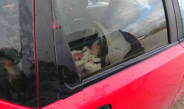 10 aylık bebek araçta mahsur kaldı, anne korku dolu gözlerle bekledi