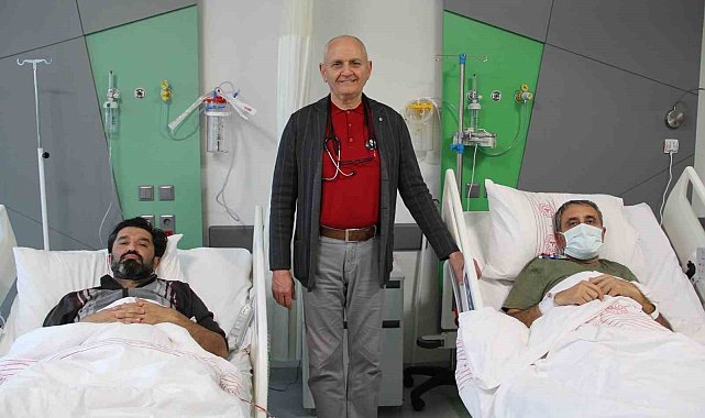 26 yıl önce babalarına nakil yapan doktor bu kez çocuklarından nakil yaptı