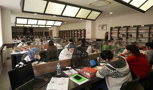 27 gençlik kütüphanesinde tam kapasite hizmet sunuluyor