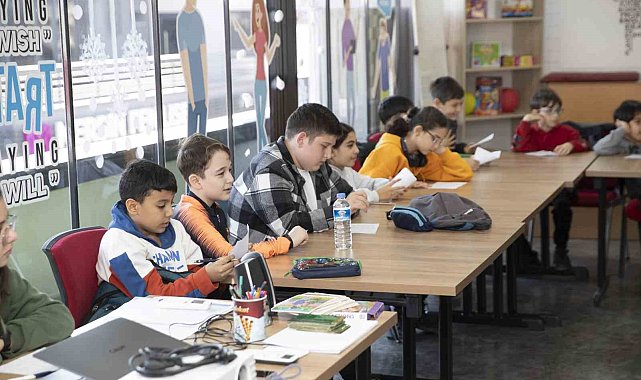 'Hello Mersin' kulübü ile çocuklar İngilizce öğrenmenin tadını çıkarıyor