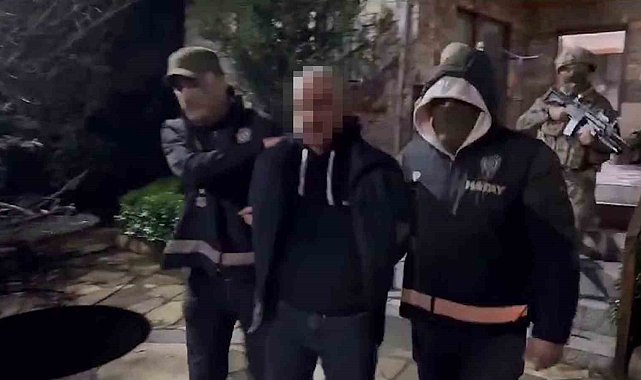 'Ördekler' suç örgütünün lideri eski boksör, özel harekat ekiplerinin katıldığı operasyonla yakalandı