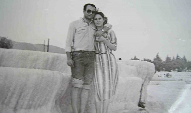 42 yıl önce çektirdikleri fotoğraf sergide karşılarına çıktı