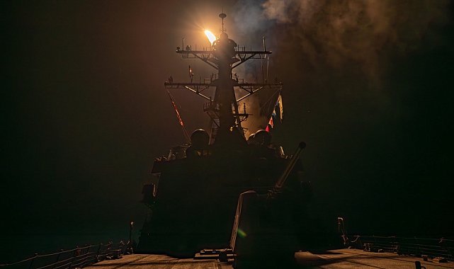 ABD ve İngiltere, havadan ve denizden Yemen'deki Husileri vurdu