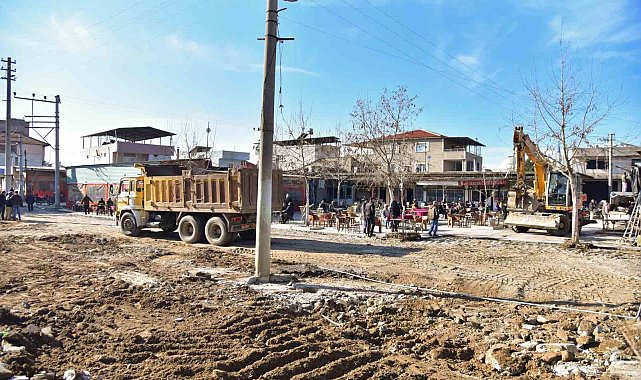 Acarlar'da yeni meydan ve yol çalışmaları hız kazandı