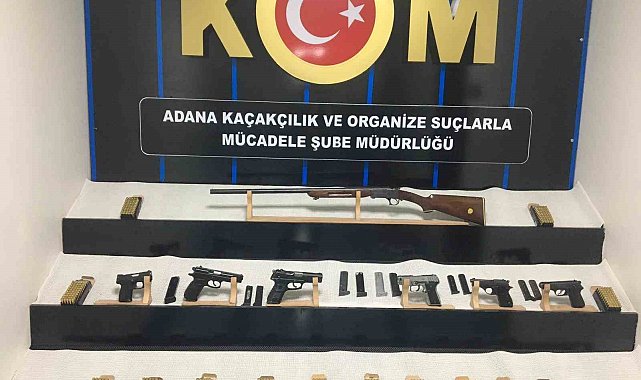 Adana'da evden ve iş yerinden ruhsatsız silahlar ele geçirildi: 2 gözaltı