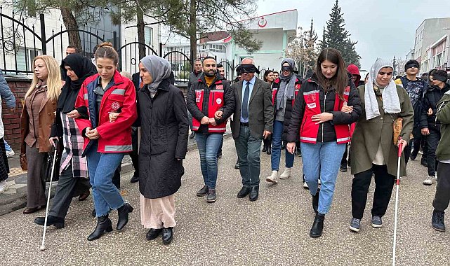 Adıyaman'da görme engellilerden "farkındalık" yürüyüşü