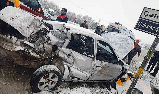 Afyonkarahisar'da trafik kazası: 5 yaralı