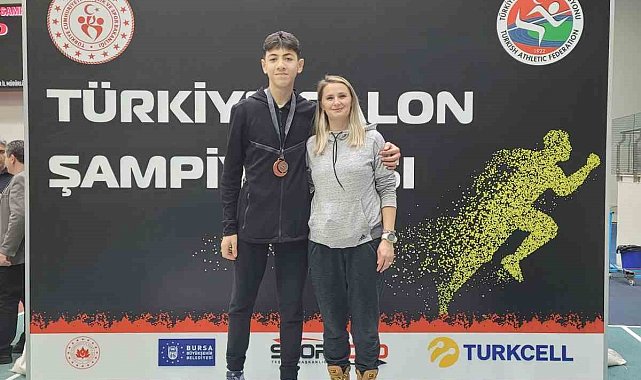 Afyonlu sporcu uzun atlamada Türkiye üçüncüsü oldu