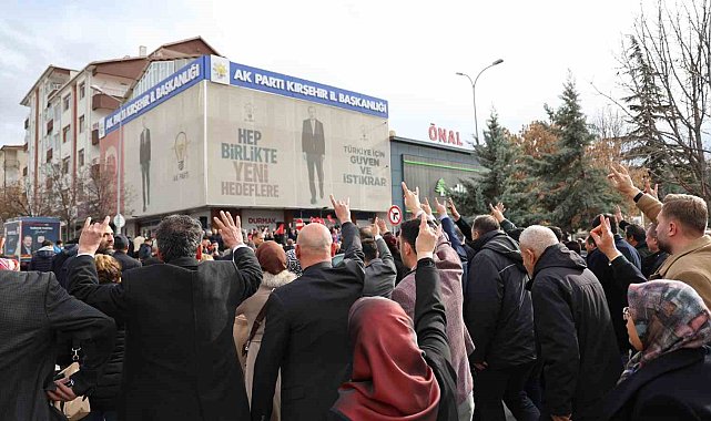 AK Parti Kırşehir Belediye Başkan Adayı Arslan, dualarla karşılandı