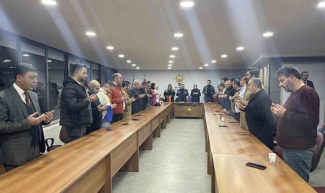 AK Parti, toplantı öncesi şehitleri unutmadı