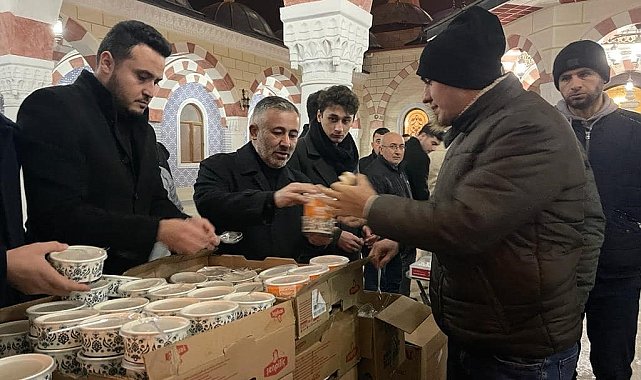 AK Parti'den şehitler için helva dağıtımı yapıldı