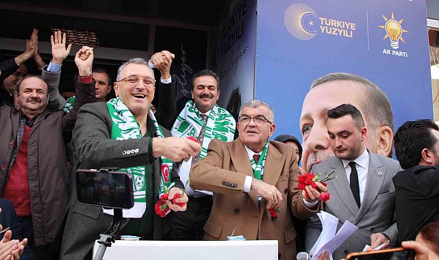 AK Parti'nin adayı Mehmet Uyanık'tan ilk konuşma: "Amasya'yı birlikte yöneteceğiz"