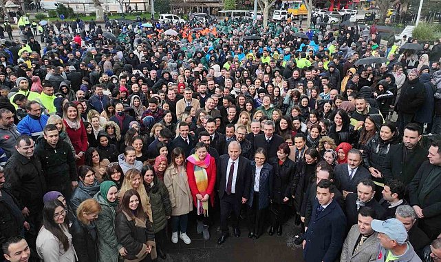 AK Parti'nin Denizli Adayı Osman Zolan yüzlerce kişi tarafından karşılandı