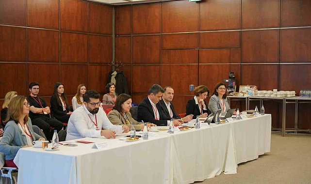 Akbank Düşünce Kulübü gençlerin yenilikçi fikirlerini ödüllendiriyor