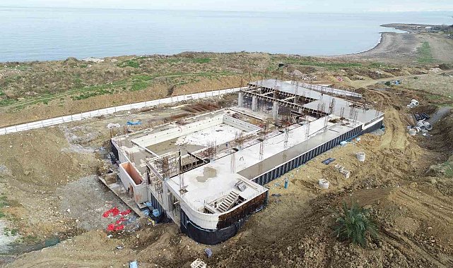 Akçaabat'ta yarı olimpik kapalı yüzme havuzu inşaatı sürüyor