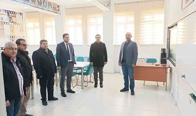 Akıllı tahta montajı tamamlanan okullarda inceleme yapıldı