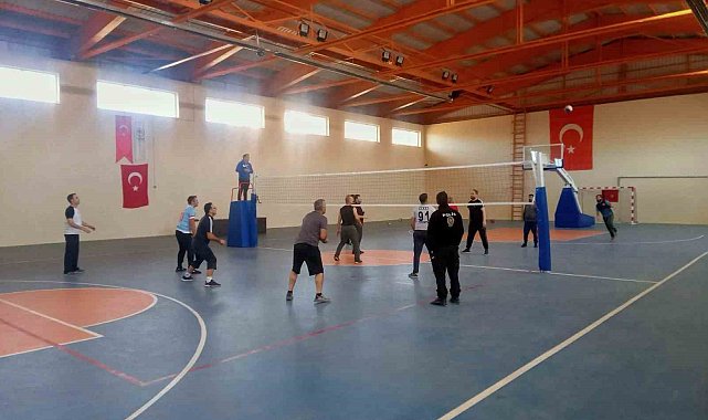 Akkışla'da voleybol heyecanı