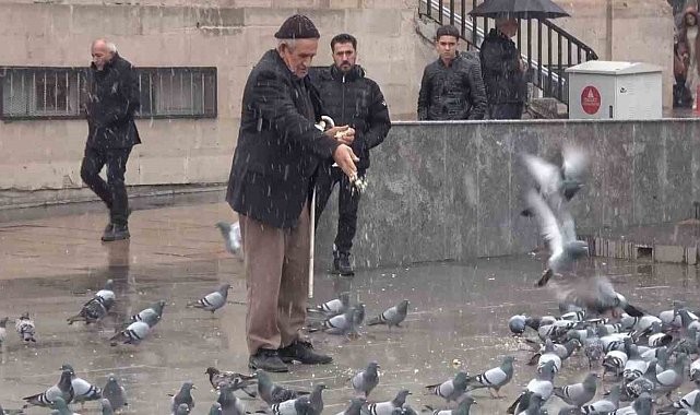 Aksaray'da yılın ilk karı yağdı