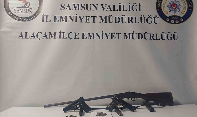 Alaçam'da silah ve uyuşturucu ele geçti
