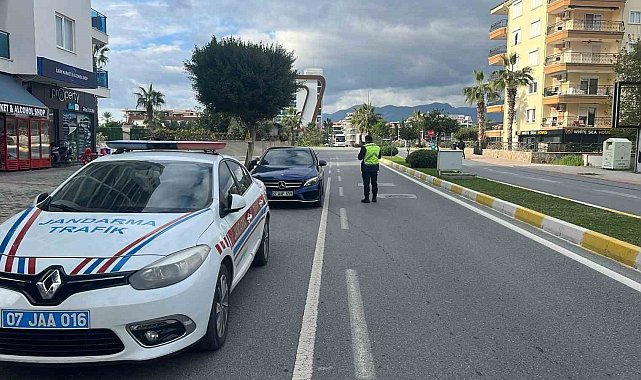 Alanya'da 6 araç trafikten men edildi