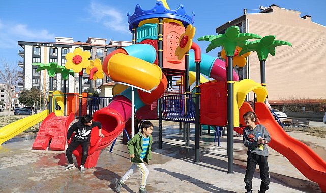 Alaşehir'in parklarına yeni oyun grupları