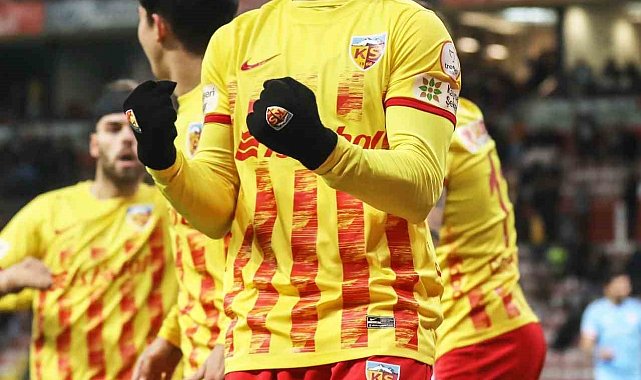 Ali Karimi ikinci golünü attı