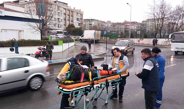 Alkollü sürücünün yaya geçidindeki yayaya çarptığı anlar kamerada