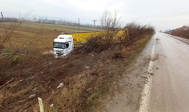 Amasya'da tır devrildi: 1 yaralı