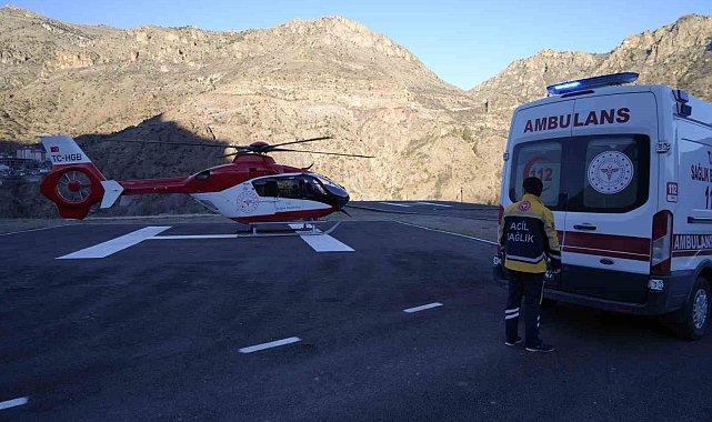 Ambulans helikopter minik Erva Asel için havalandı