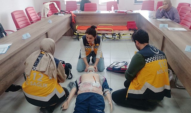 Ambulans personellerine eğitim verildi