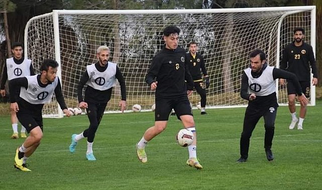 Anadolu Üniversitesi devre arası kampını Antalya'da geçiriyor