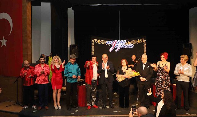 Angara Gazinosu Müzikli Kabare Turgutlu'ya damga vurdu