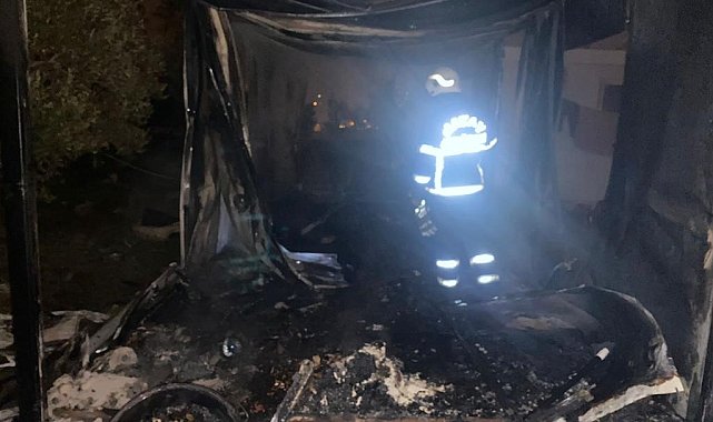 Antakya'da konteyner yangını söndürüldü