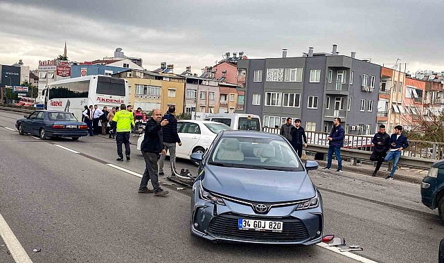 Antalya'da şehirlerarası otobüsün de karıştığı kaza ucuz atlatıldı