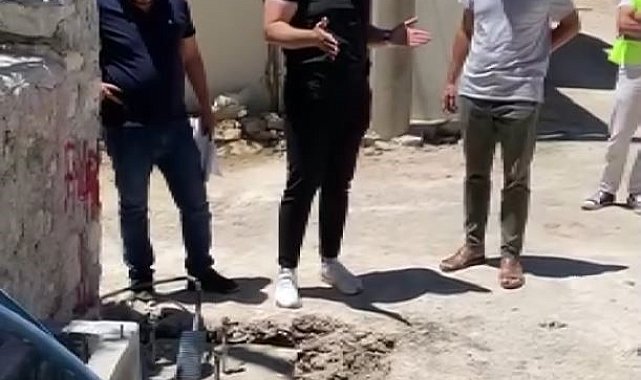 Antalya'da tarihi eserlerin çevresinde görsel kirlilik oluşturan panolar kaldırılıyor
