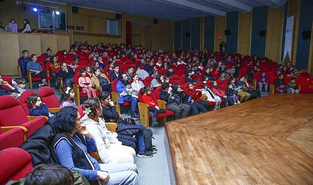Antalya'da tiyatro rüzgarı