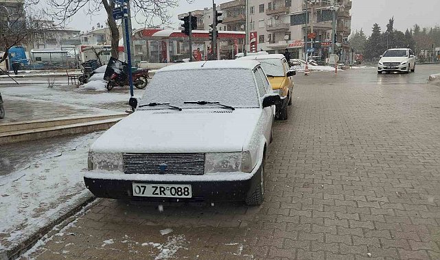 Antalya'nın Korkuteli ilçesinde kar yağışı başladı