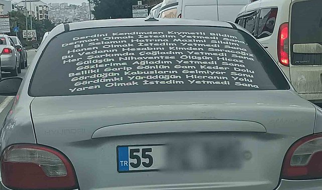 Araba arkası ilginç yazılar dikkat çekiyor