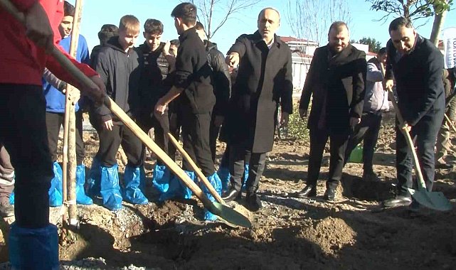 Arnavutköy Korupark'ın ağaç dikim töreni gerçekleştirildi