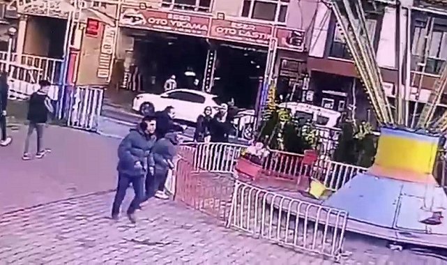 Arnavutköy'de çocukların oyun oynadığı parkta silahlı saldırı: 1 yaralı