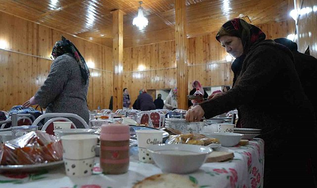 Asırlardır süren gelenek: Regaip Kandil'inde tüm yemekler camiye getiriliyor