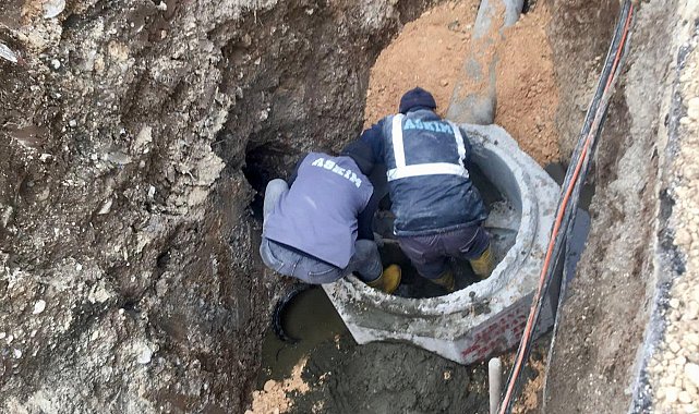 ASKİM ekipleri kanalizasyon hattı yenileme çalışmalarına devam ediyor